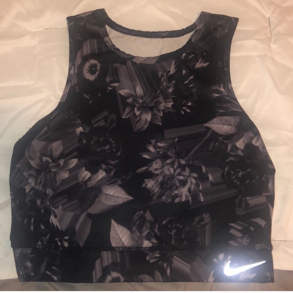 Nike Crop Top